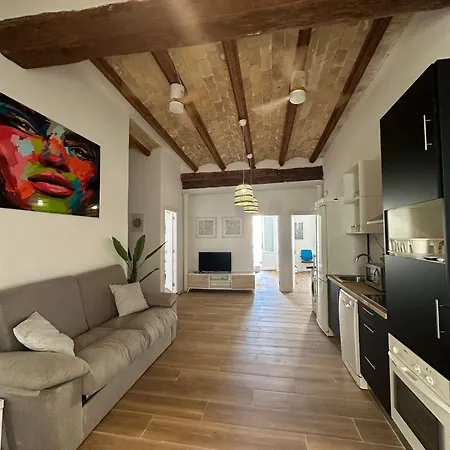 Plaza San Nicolas Gam Apartment